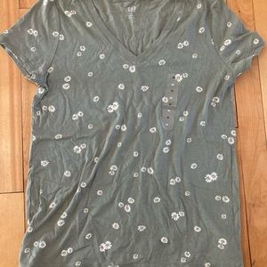 GAP t shirt